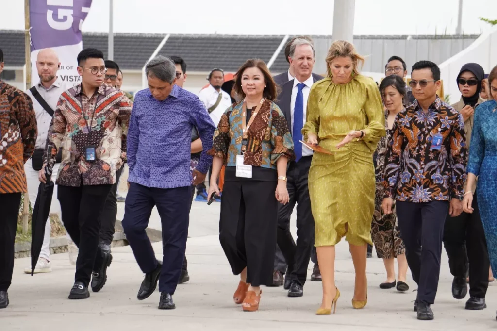 gran harmoni cibitung - kunjungan ratu belanda