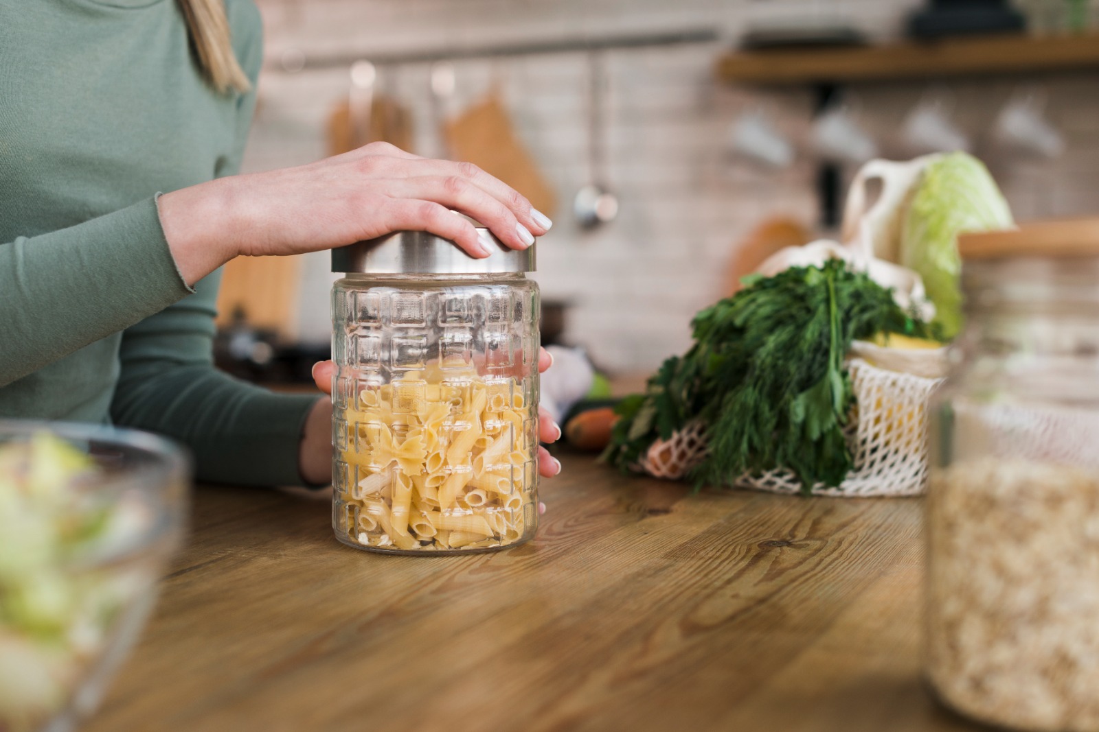 Gunakan Wadah atau Toples Kaca di Dapur